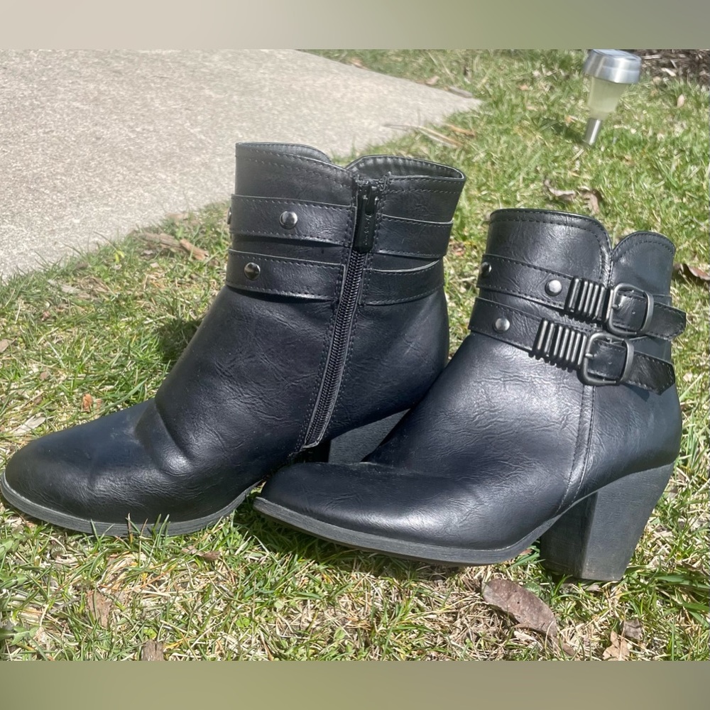 Barley worn black ankle boots! One of a kind!